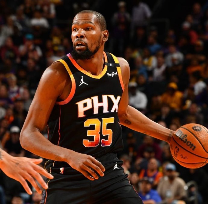 开云移动端-杜兰特重返赛场，出色防守首场状态出色，DWG观众沸腾！观众掌声雷动的简单介绍